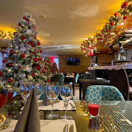 ホテル Restaurant La Porte D'octodure 3*