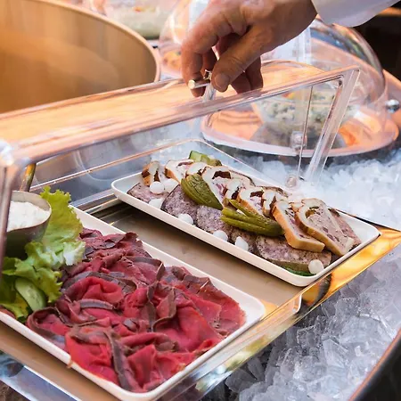 Restaurant La Porte D'octodure Hotell Martigny-Combe