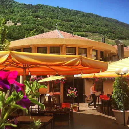 Restaurant La Porte D'octodure فندق 3*